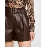 Short ajustado cuero sintético marrón mujer