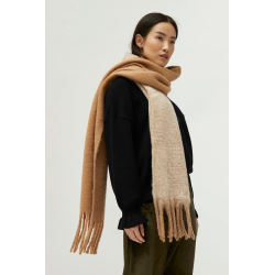 Bufanda oversize con flecos...