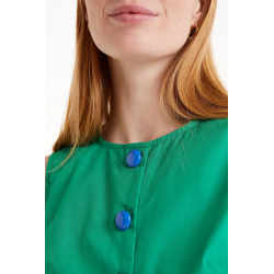 Top sin manga con botones verde