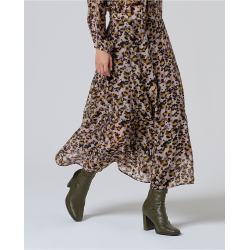 Falda midi con vuelo...