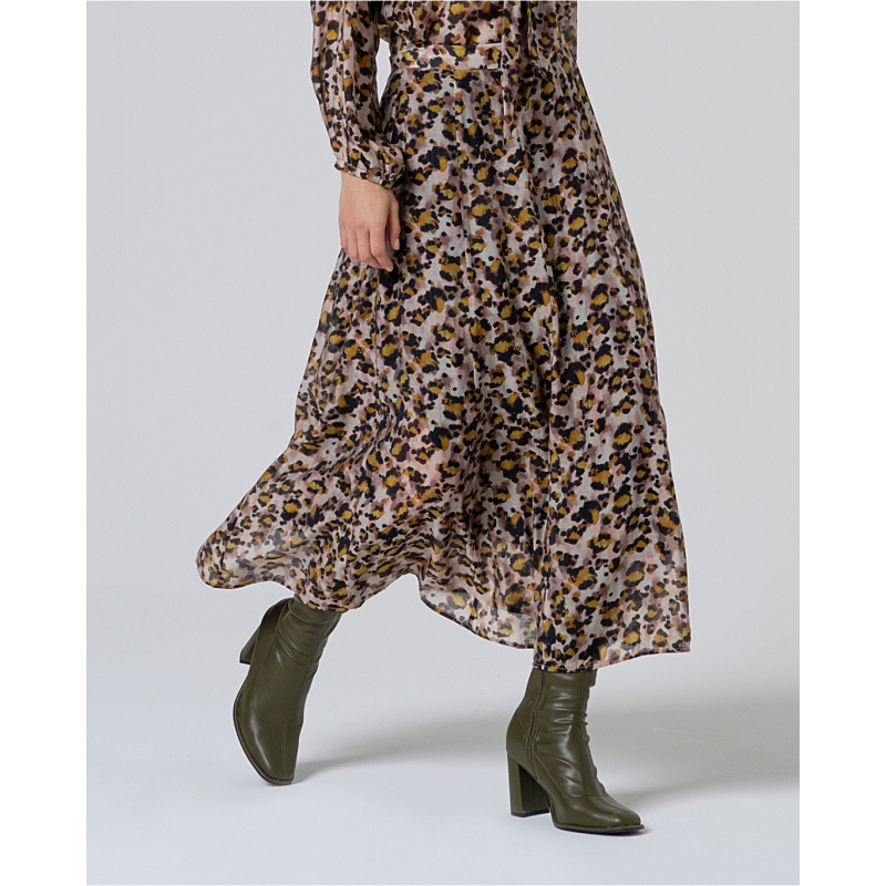 Falda midi con vuelo multicolor