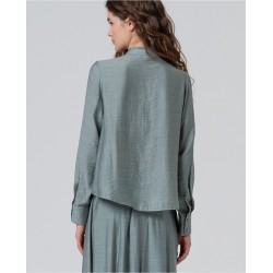 Blusa con fantasia azul acero