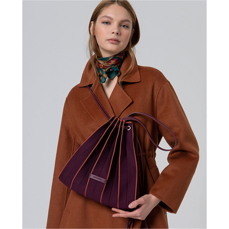 Bolso mochila de punto plisado