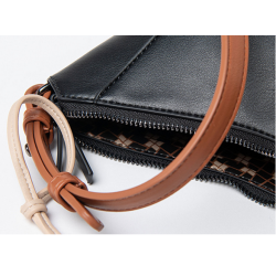 Bolso bandolera con interior estampado