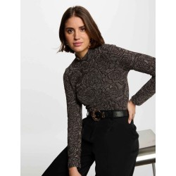 Sueter brillo dorado y...