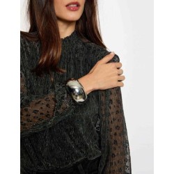 Camiseta cuello alto negro brillo tobito