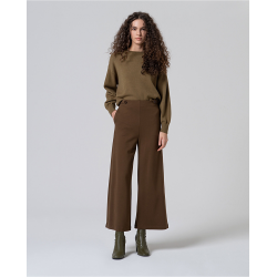 pantalón ancho con botones...