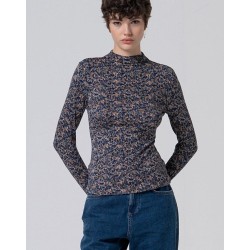 camiseta cuello alto azul